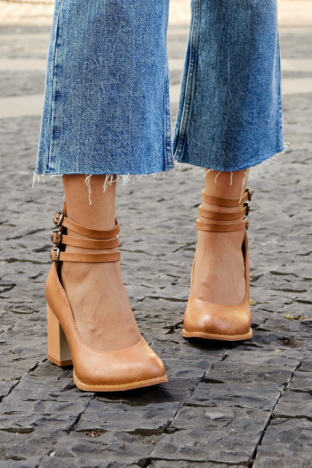 Casilda™ | Släta sandaler med ankelrem och tjock sula