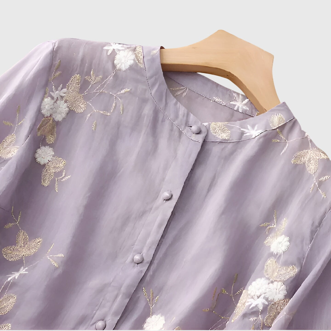 Nellie™ | Elegant Top med Broderade Blommor