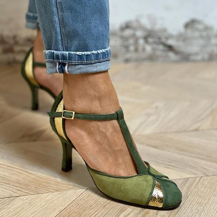 Taviana™ | Patchwork pumps med T-rem och täckt tå