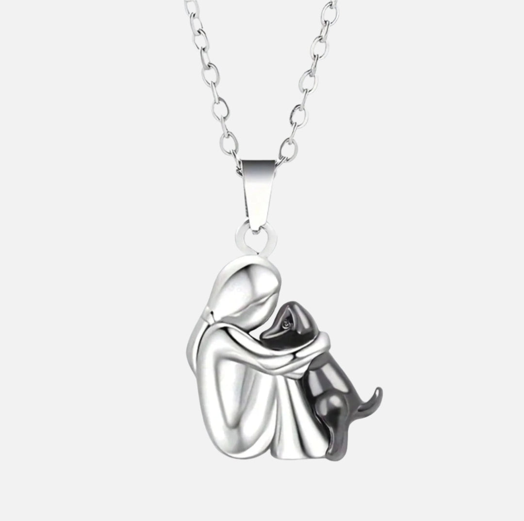Linnea™ | Halsband med ”Hug”-hänge